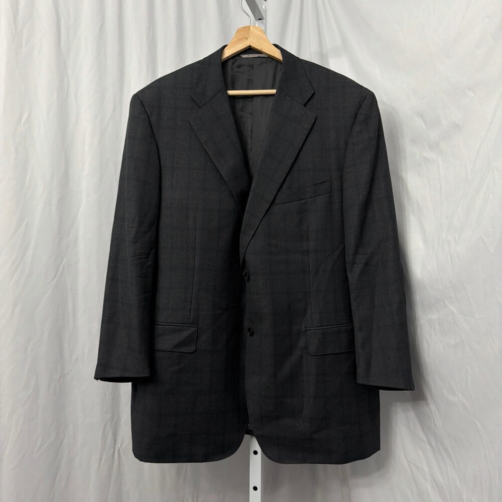 Men's Dark Gray Classic Two-Button Blazer
